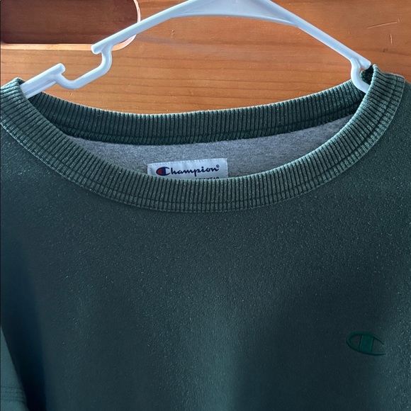 Champion Crewneck - Picture 6 of 6